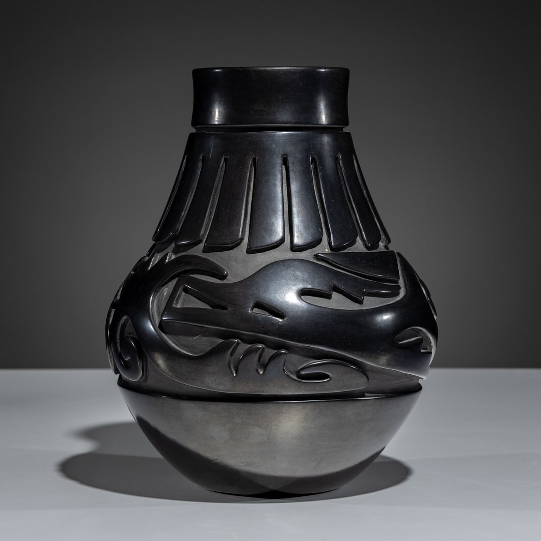 Teresita Naranjo (Santa Clara, 1919-1999) Carved Blackware Pottery Vase, Stylized Avanyu (1 of 5)