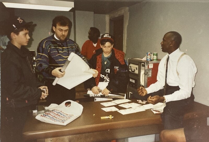 A 1990 Skybox Michael Jordan Signed Autograph Basketball Card No. 41 (PSA 9 MINT AUTO) - 3