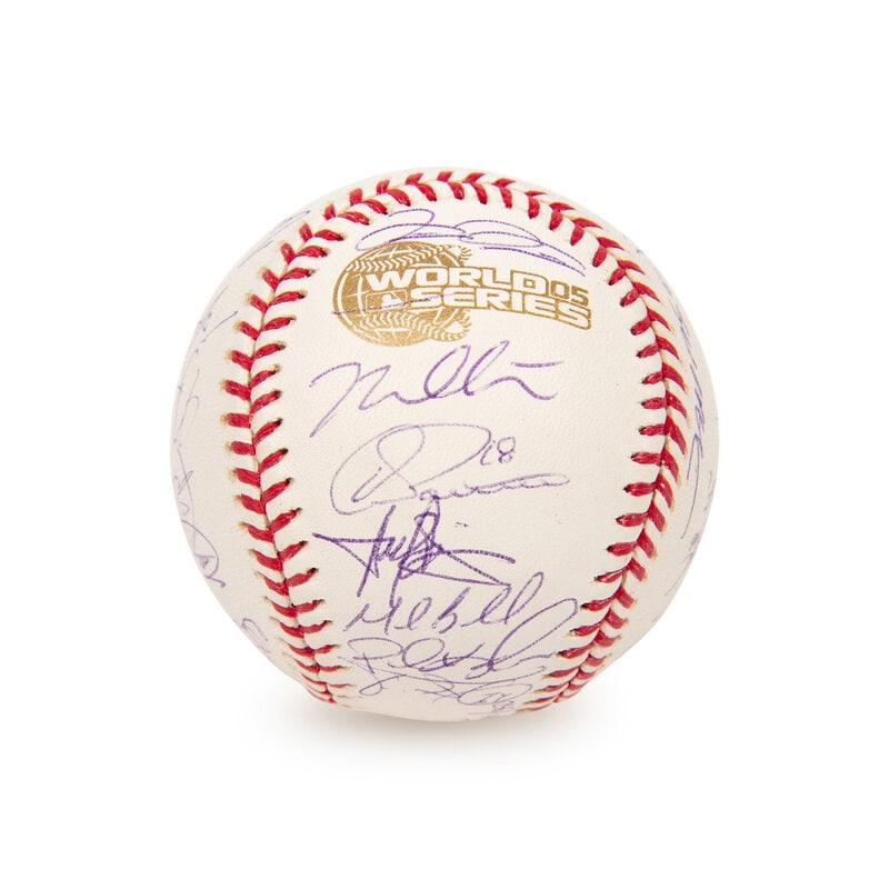 A 2005 World Series Chicago White Sox Team Signed Autograph Baseball (Beckett Authentication Service - 3