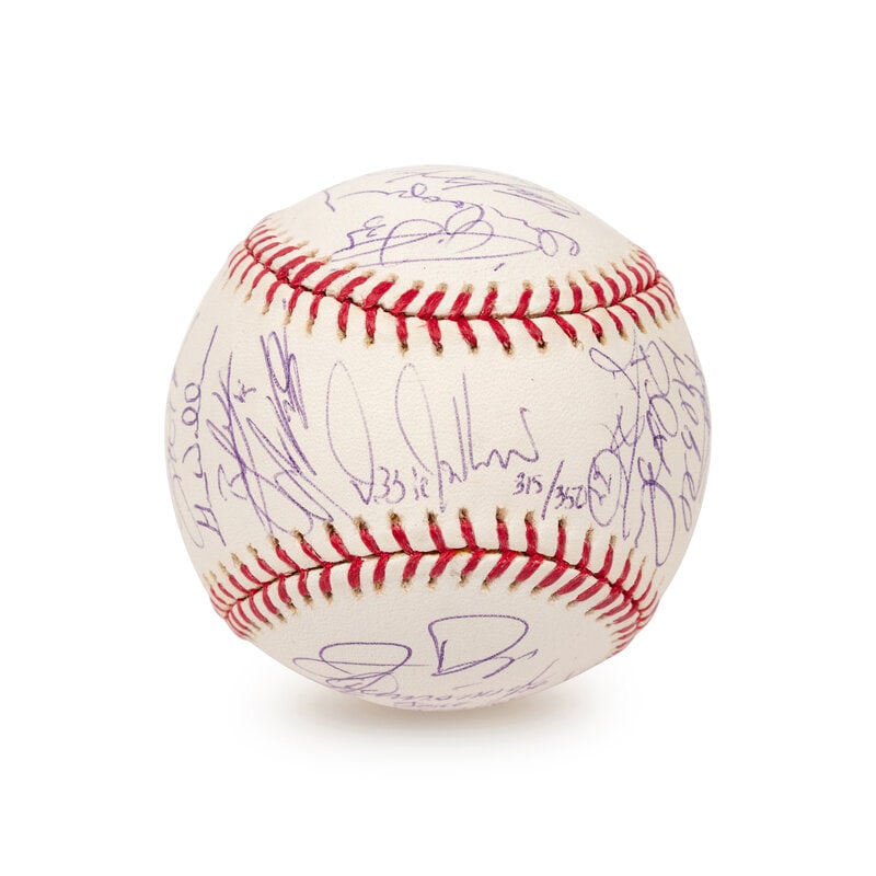 A 2005 World Series Chicago White Sox Team Signed Autograph Baseball (Beckett Authentication Service - 4