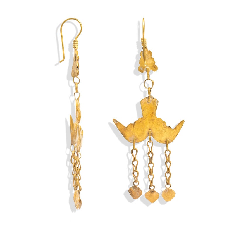 A Pair of Sasanian Style Gold Earrings - 2