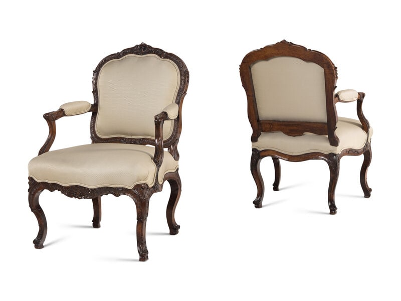 A Pair of Louis XV Style Fauteuils - 2