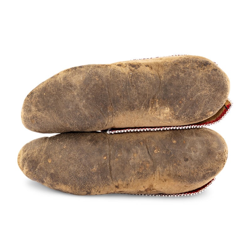 Delaware Beaded Hide Moccasins - 3