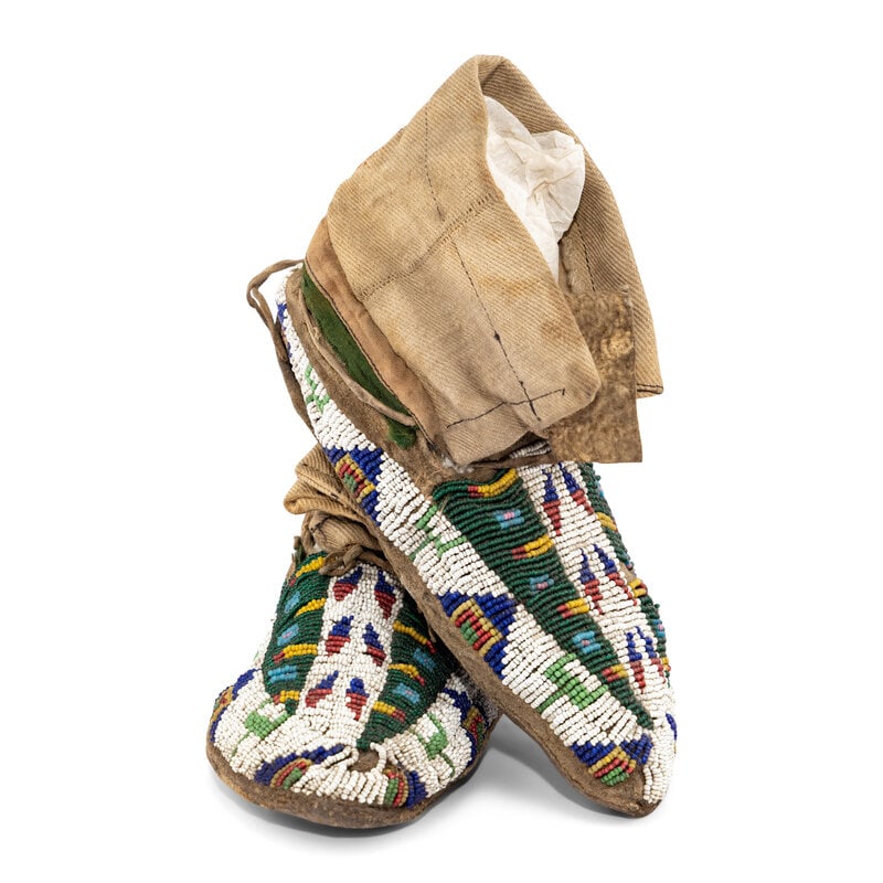 Sioux Child's Beaded Hide Moccasins (1 of 3)