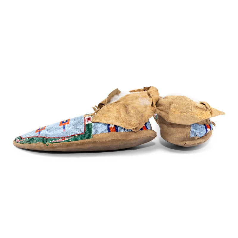 Apsáalooke [Crow] Beaded Hide Moccasins - 2