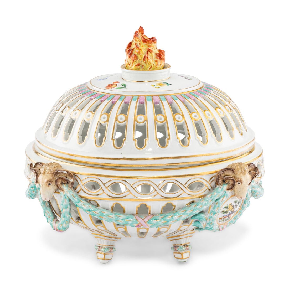 A Meissen Porcelain Covered Potpourri Dish (1 of 5)