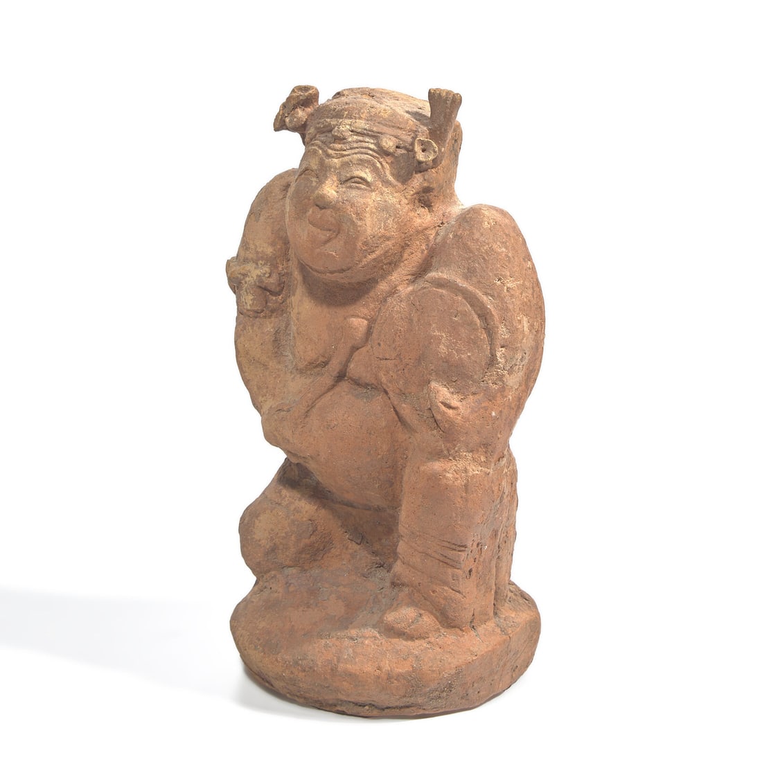 A Chinese Red Pottery Figure of a Story Teller, Eastern Han Dynasty 東漢 擊鼓: A Chinese Red Pottery Figure of a Story Teller, Eastern Han Dynasty 東漢 擊鼓説唱俑 Eastern Han Dynasty (25–220 AD) The human figure modelled in an ente