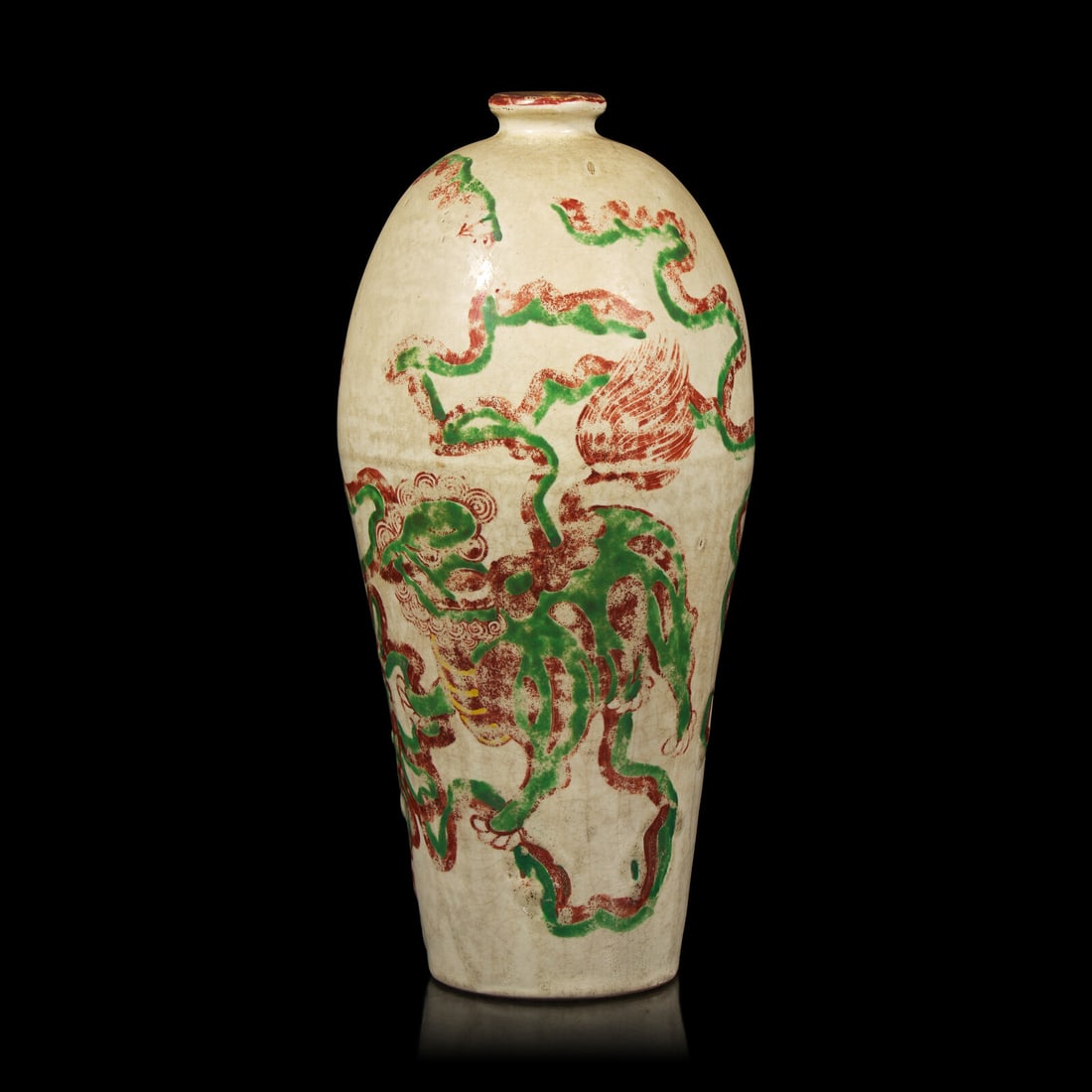 A Chinese Enameled Ceramic Vase, Meiping, Ming Dynasty 明 紅綠彩佛 (1 of 3)