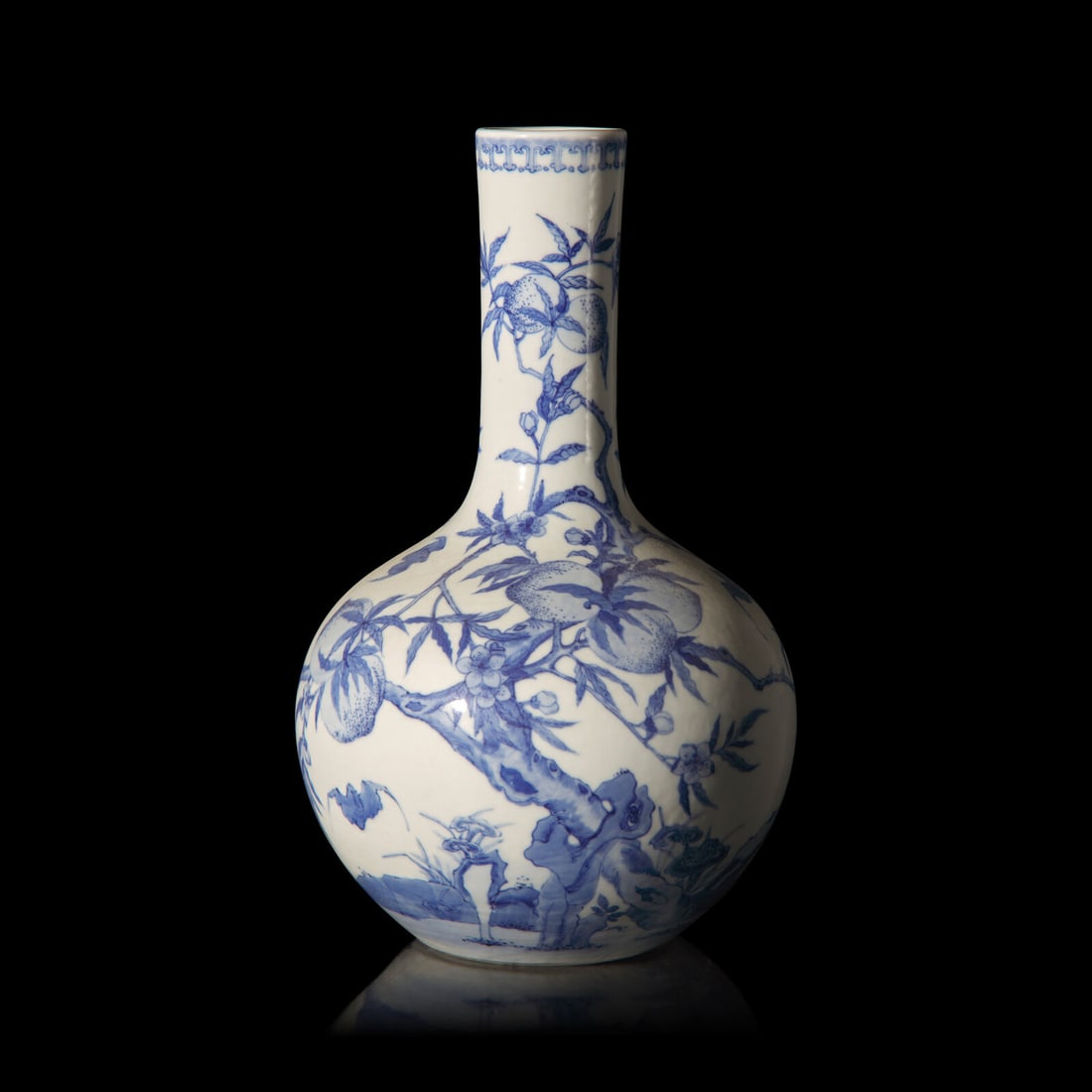A Chinese Blue and White "Peaches and Bats" Bottle Vase, Tianqiuping, 20th Century 近代 (1 of 4)