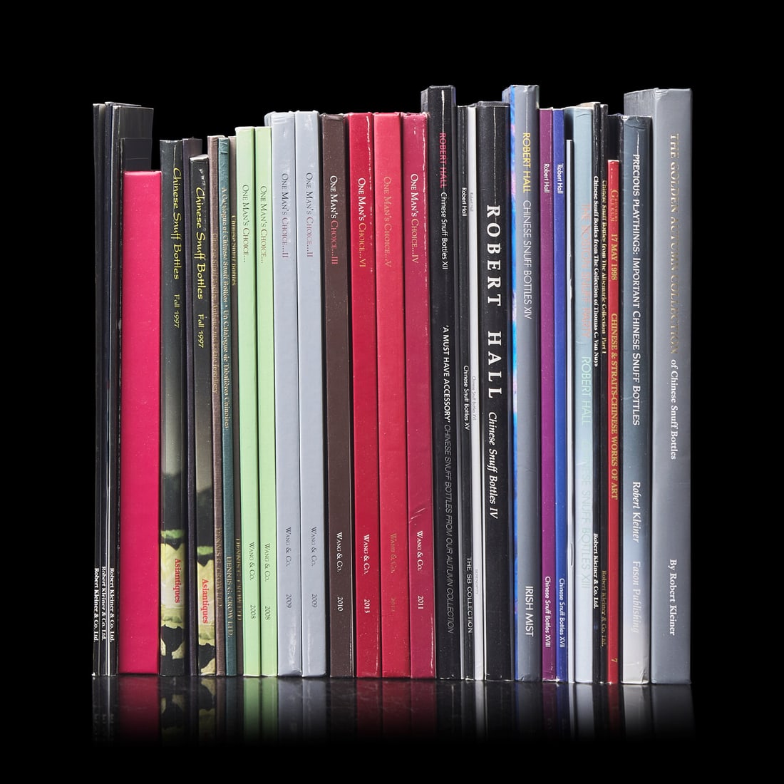 A Group of 32 Assorted Snuff Bottle Dealers‘ Catalogues 鼻烟壺古 (1 of 1)