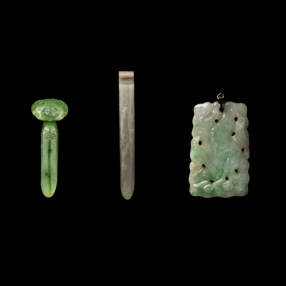 Three Chinese Jade and Jadeite Jewelry Items, 19th Century 清 翡翠、白 (1 of 9)