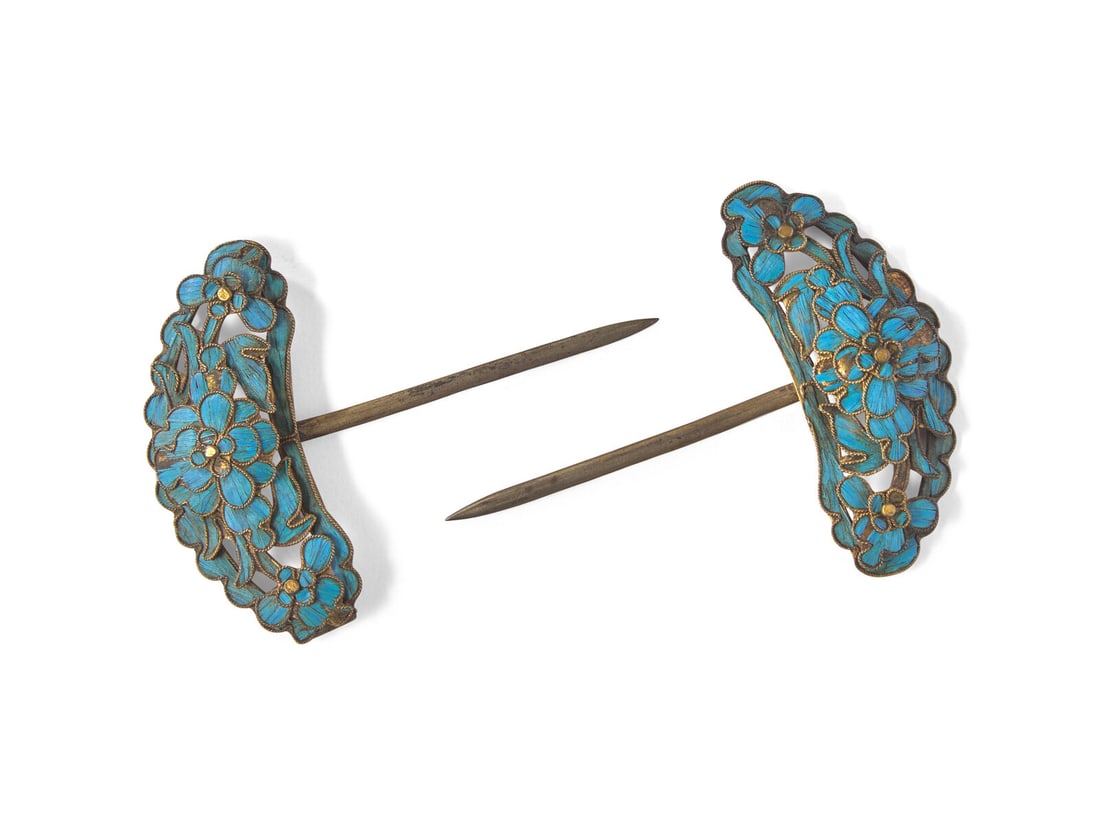 A Pair of Chinese Kingfisher Feather and Metal "Floral" Hair Pins, 19th Century 清晚: A Pair of Chinese Kingfisher Feather and Metal "Floral" Hair Pins, 19th Century 清晚期 點翠髮簪一對 Height 3 in., 7.7 cm. Property from the Collec