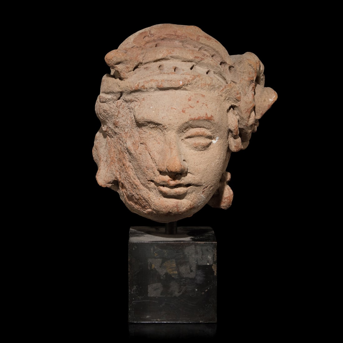 A Gandharan Terracotta Head 犍陀羅灰陶泥塑佛頭 (1 of 3)
