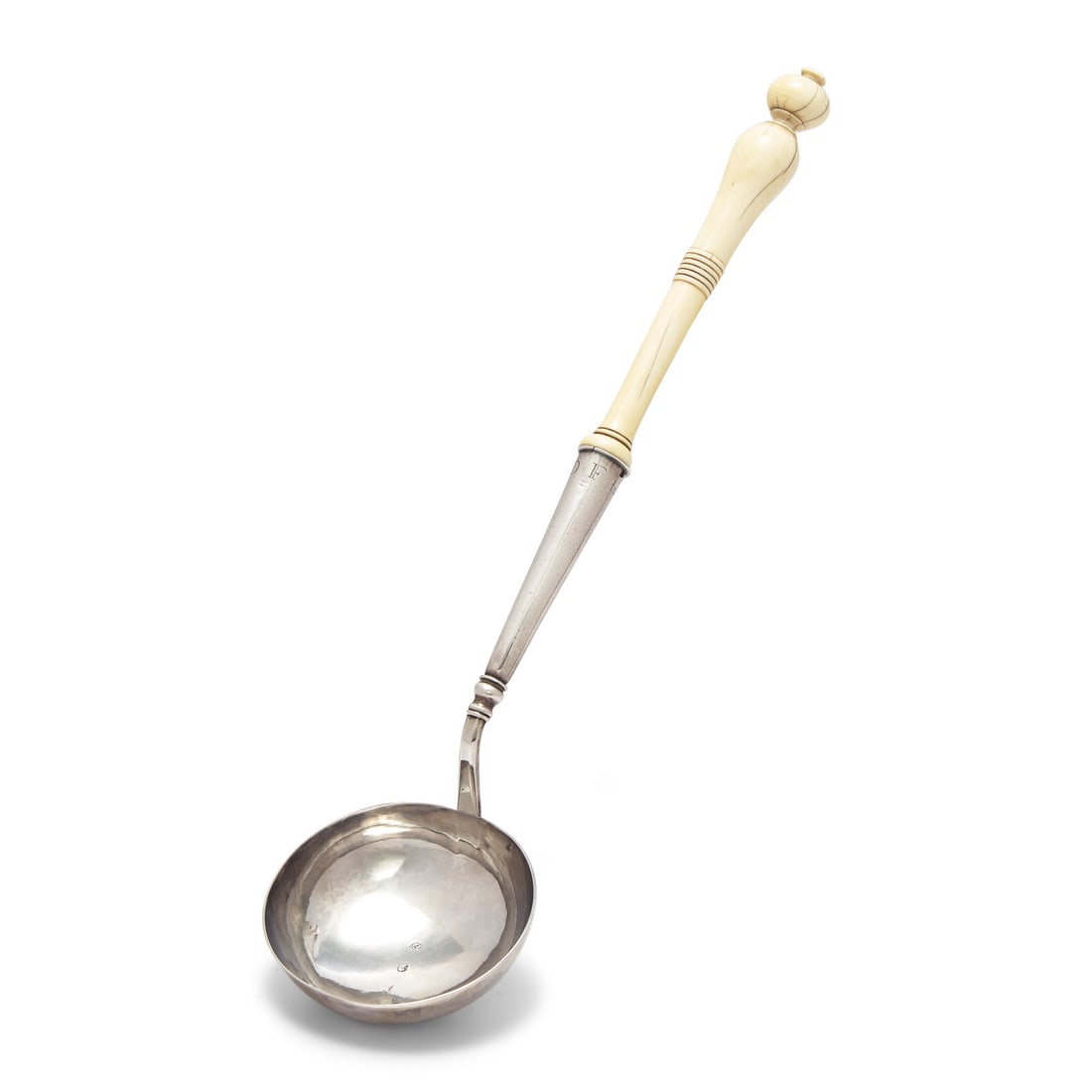 A William III Britannia Silver Punch Ladle (1 of 4)