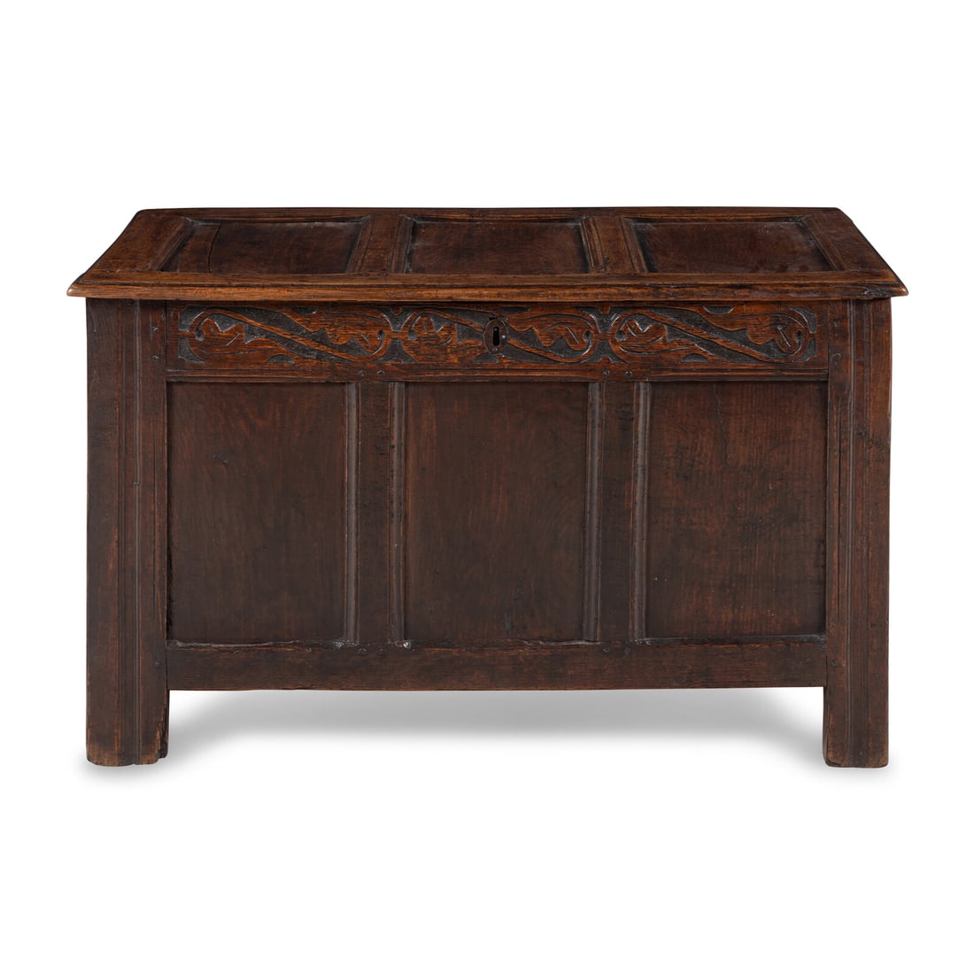 An English Oak Coffer: An English Oak Coffer First Quarter 18th Century Height 24 x width 40 x depth 21 1/2 inches. Property from the Collection of Robert and Roseann Drucker, Wilmette, IL This lot is located in Chicago.