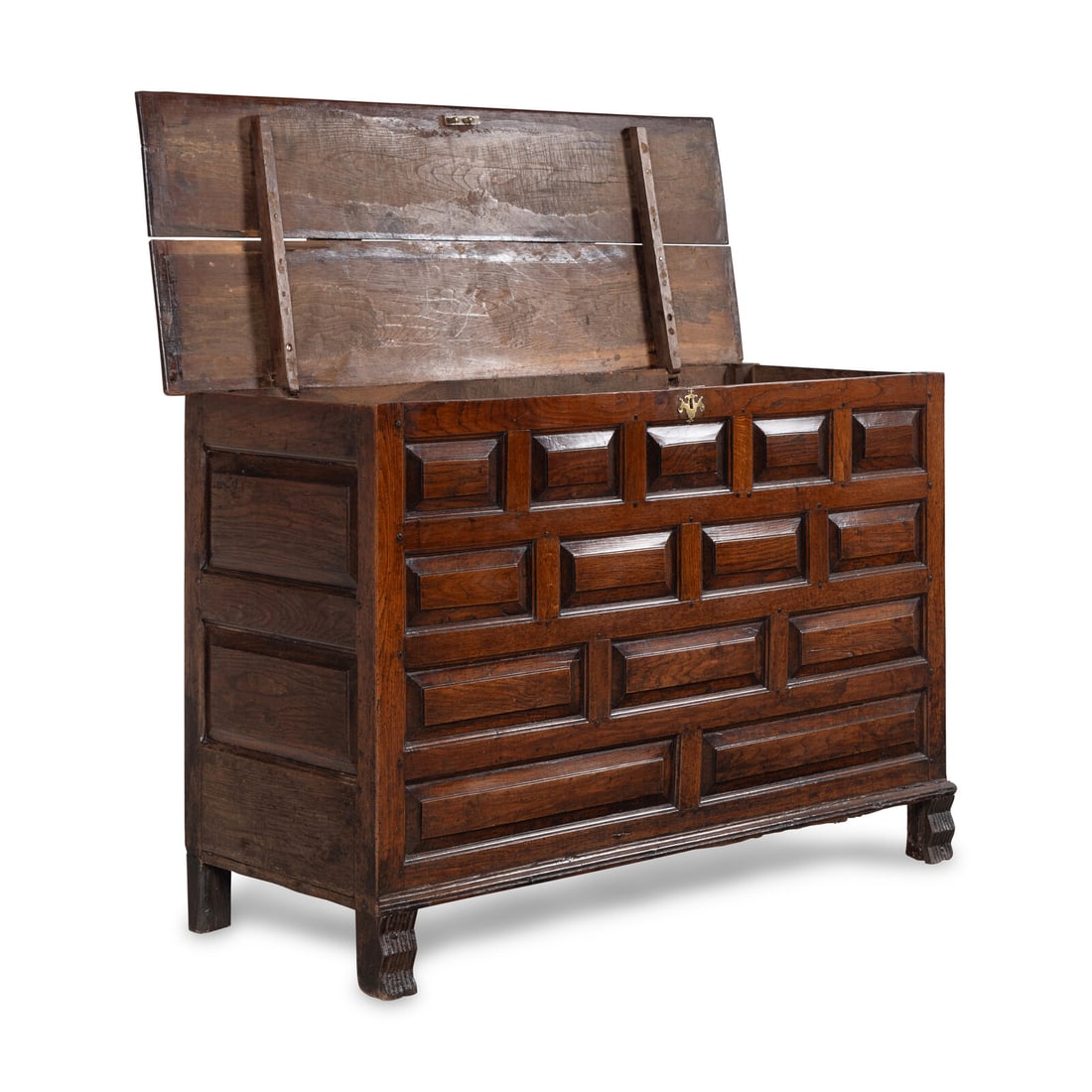 A Welsh Oak Coffer - 2