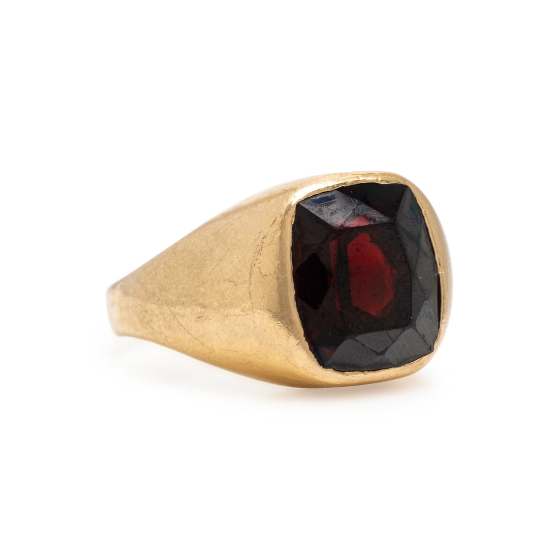 Garnet and Yellow Gold Ring - 2