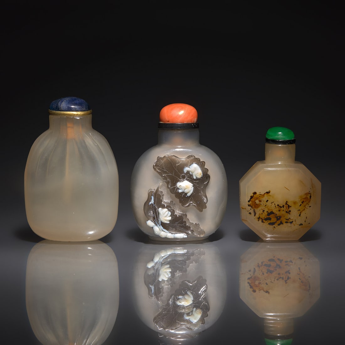 Three Chinese Agate Snuff Bottles, 18th to 19th/20th Century (1 of 2)