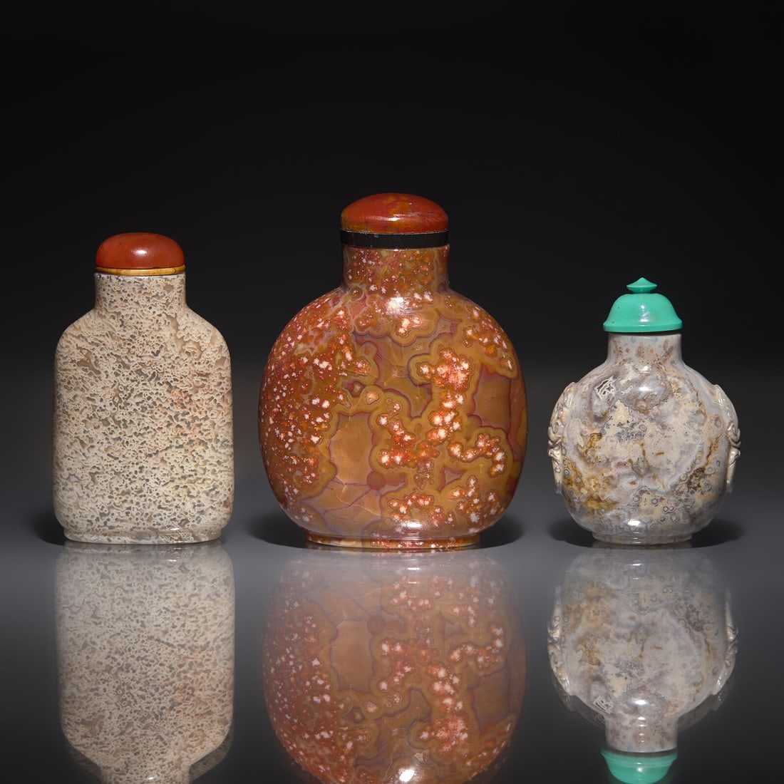 Three Chinese Specimen Agate Snuff Bottles, 18th-19th/20th Century (1 of 2)