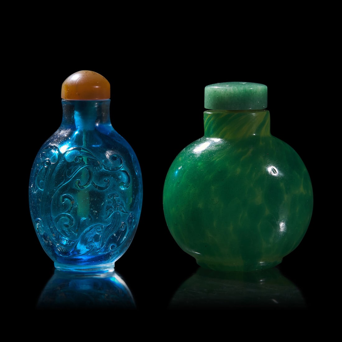 Two Chinese Monochrome Glass Snuff Bottles, 19th Century (1 of 4)