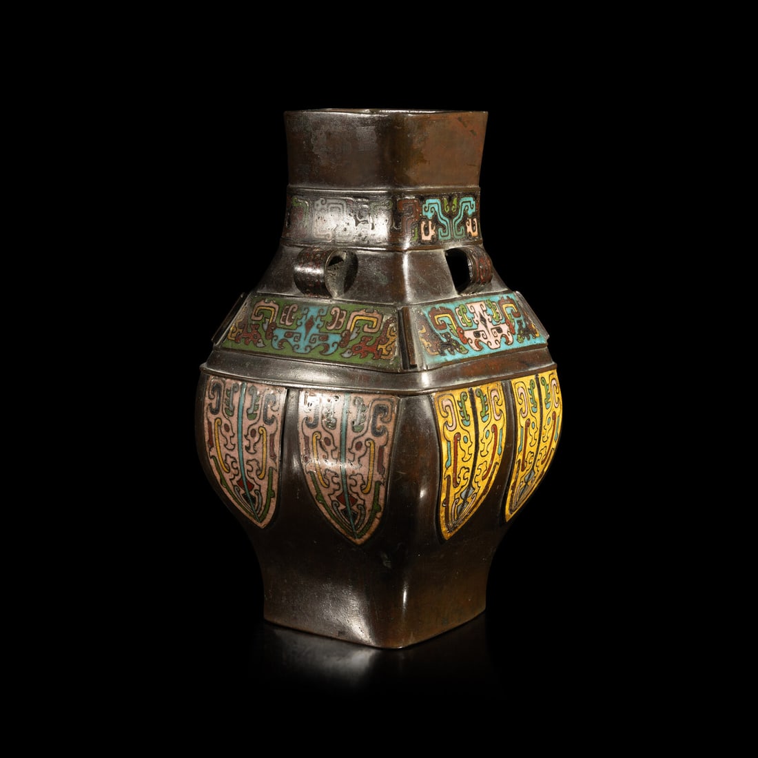 A Japanese Archaic Style Cloisonné Enamel and Bronze Hu Vase, 19th Century: A Japanese Archaic Style Cloisonné Enamel and Bronze Hu Vase, 19th Century 十九世紀 日本銅胎掐絲琺琅仿古壶