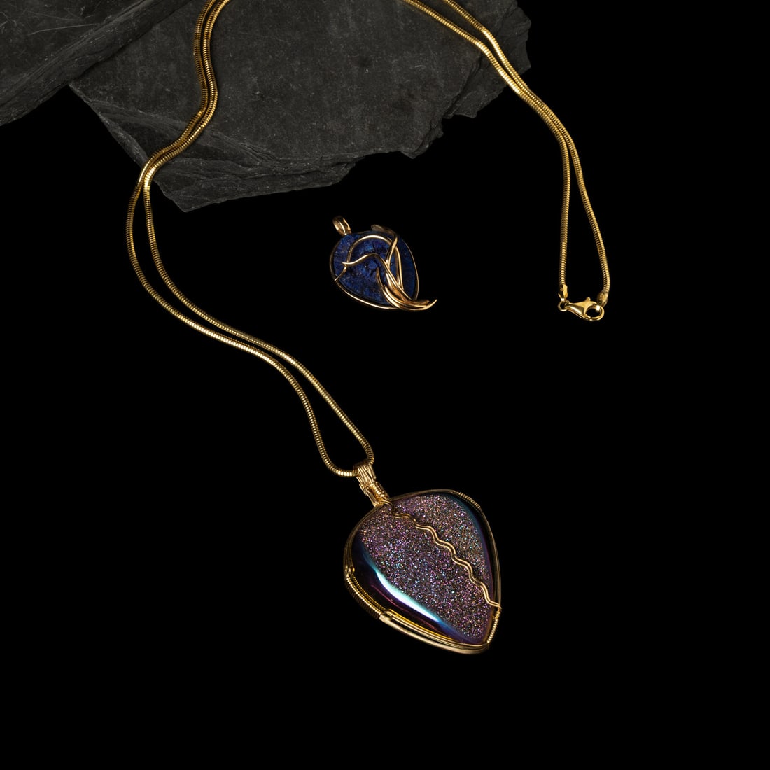 Darryl Edwards (American, 20th century) Southwestern-style Yellow Gold and Druzy Quartz Pendants: Darryl Edwards (American, 20th century) Southwestern-style Yellow Gold and Druzy Quartz Pendants lot of 2, neither are marked, includes: one navy blue colored length 1-3/4 inches x width 1-1/8 inches