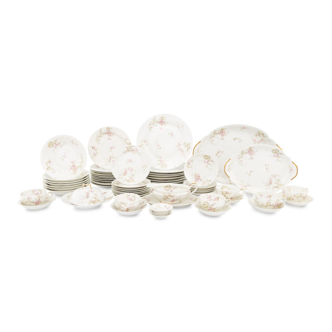 A Havilland-Limoges Porcelain Dinner Service (1 of 4)