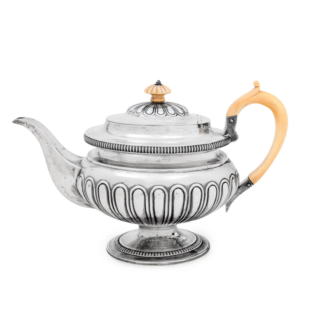An Irish George III Silver Teapot (1 of 5)
