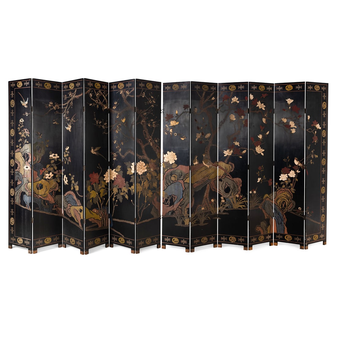 A Chinese Lacquer Twelve-Panel Floor Screen - 2