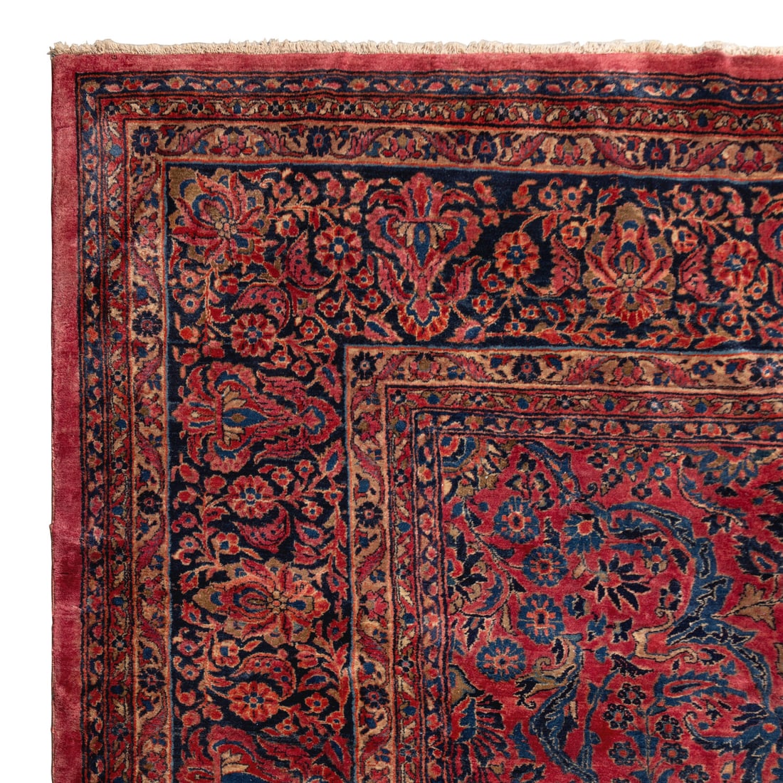 A Large Sarouk Carpet - 2