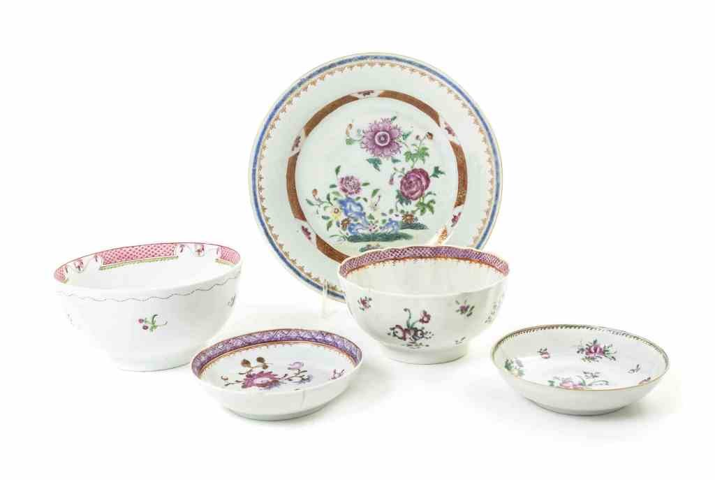 Five Chinese Export Porcelain Articles, Diameter of: Five Chinese Export Porcelain Articles, comprising a plate decorated with flowers in a landscape, two bowls decorated with vases issuing flowers and two floral decorated saucers. Diameter of largest 9