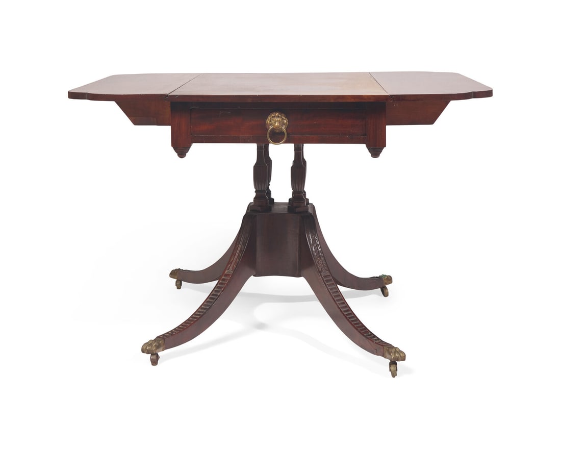 A Classical Mahogany Breakfast Table (1 of 4)