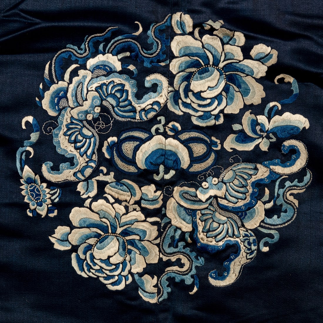 Two Chinese Silk Rectangular Panels, 19th Century 清晚期 織錦壽 - 4