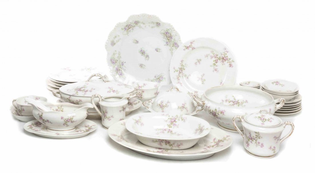 A Dinner Service, Limoges, Diameter of luncheon plate 8: A Dinner Service, Limoges, 116 items total. Diameter of luncheon plate 8 1/2 inches.