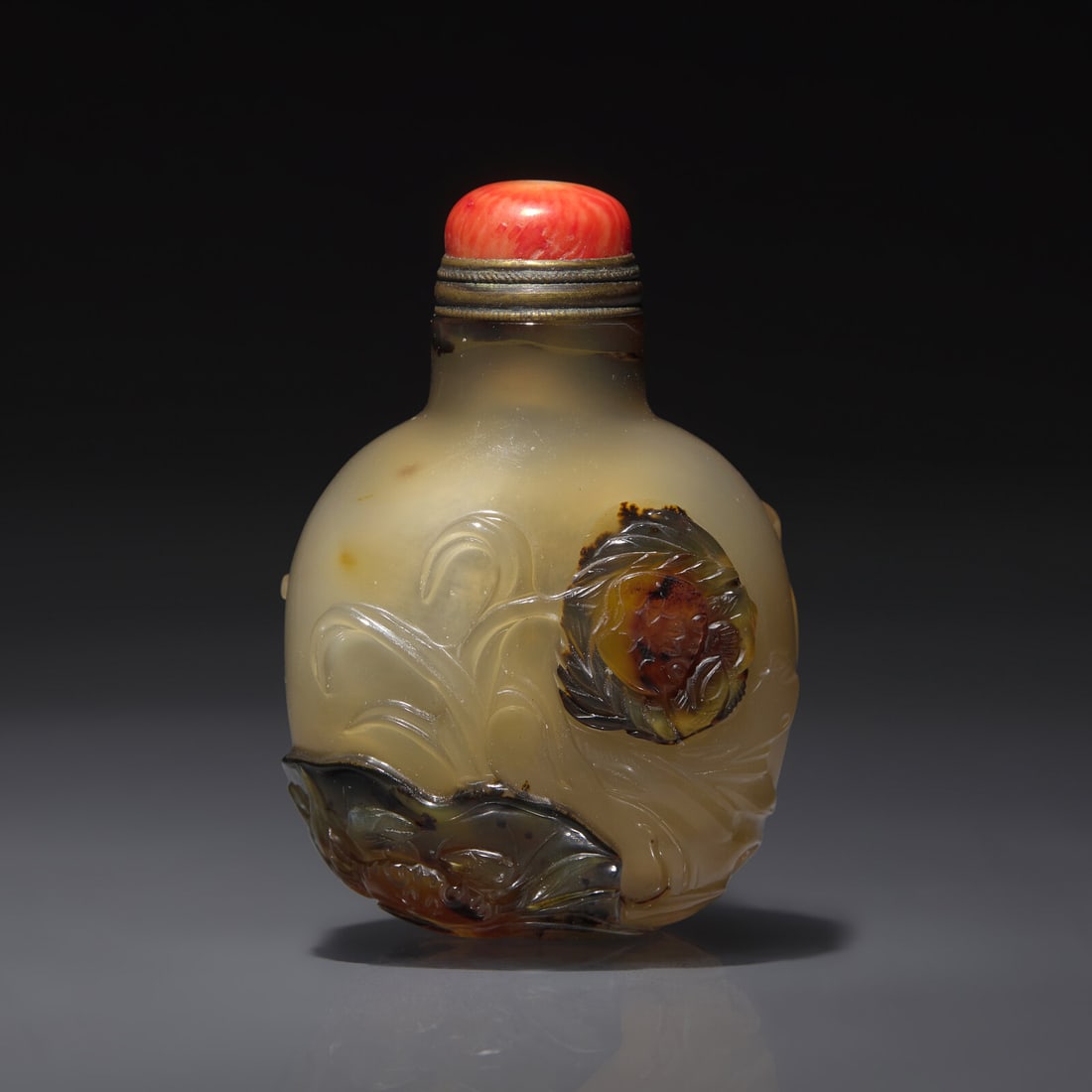 A Chinese Carved Agate Snuff Bottle, Qing Dynasty, Circa 1750-1860 (1 of 2)