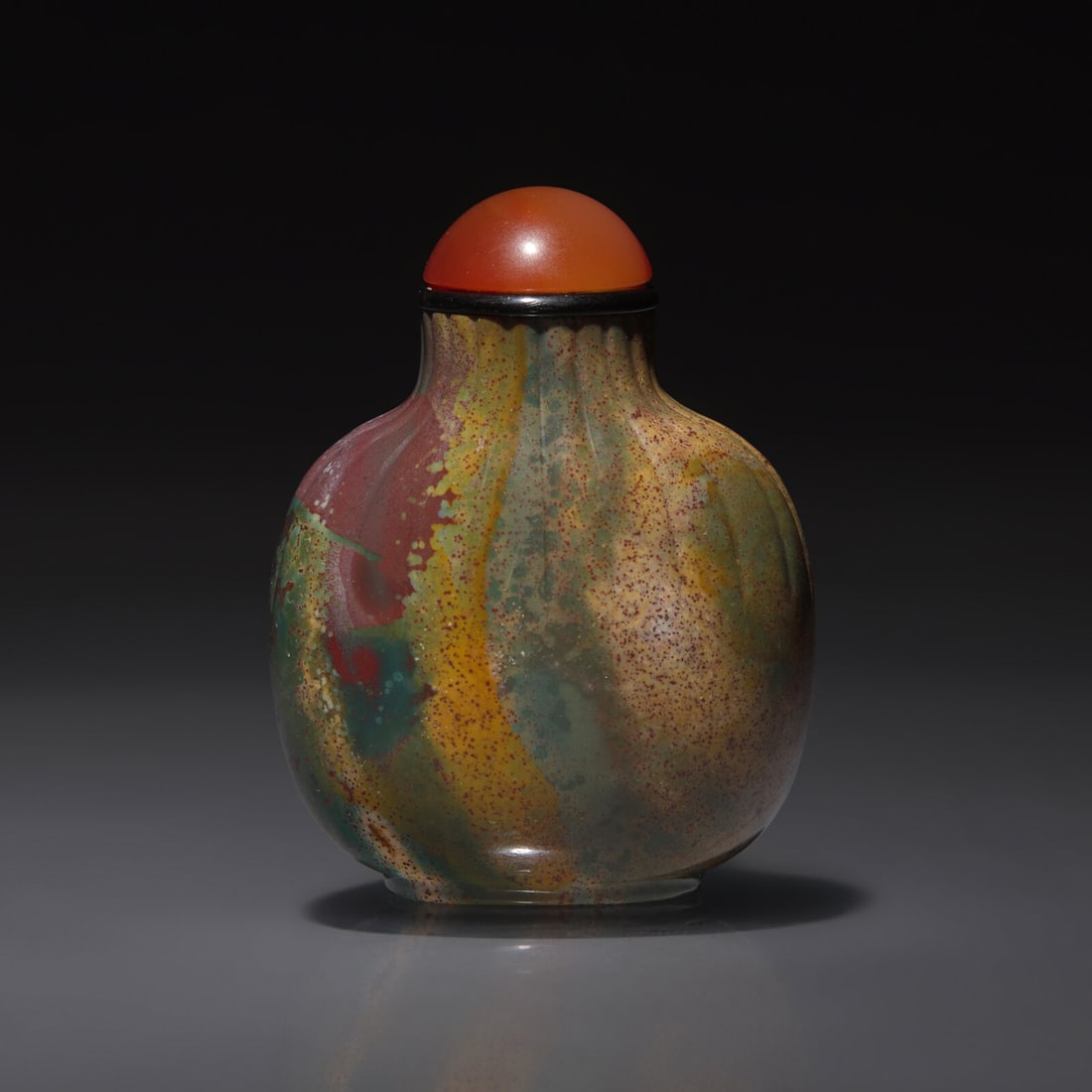 A Chinese Carved Jasper "Purse" Form Snuff Bottle, Qing Dynasty, 19th Century: A Chinese Carved Jasper "Purse" Form Snuff Bottle, Qing Dynasty, 19th Century 清中期 羊肝瑪瑙荷包式鼻煙壺 19th Century Of 