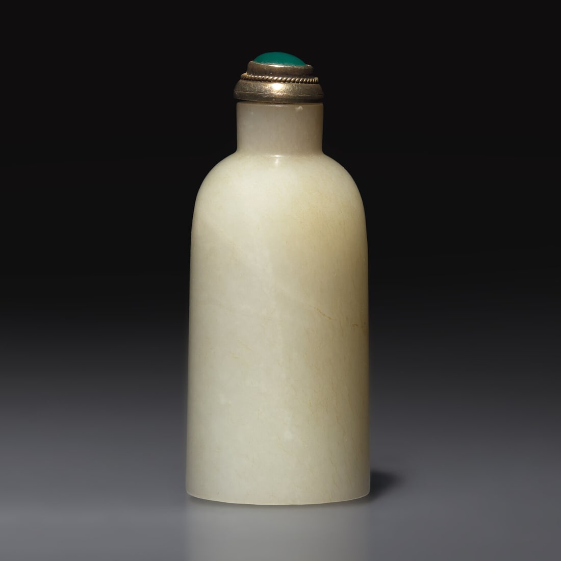 A Chinese Greyish-White Jade Snuff Bottle, Qing Dynasty, Circa 1750-1880: A Chinese Greyish-White Jade Snuff Bottle, Qing Dynasty, Circa 1750-1880 1750-1880年 灰白玉素面鼻煙壺 Circa 1750-1880 Possibly Imperial, attribute