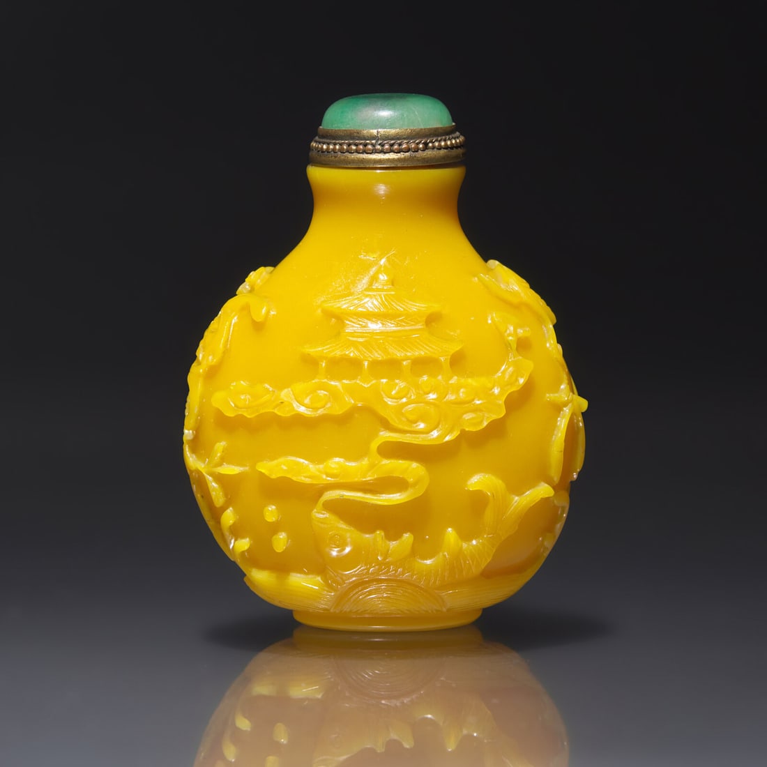 An Imperial Chinese Carved Yellow Glass Snuff Bottle, Qing Dynasty, Circa 1750-1820: An Imperial Chinese Carved Yellow Glass Snuff Bottle, Qing Dynasty, Circa 1750-1820 1750-1820年 御製鷄油黃料吉祥圖鼻煙壺 C