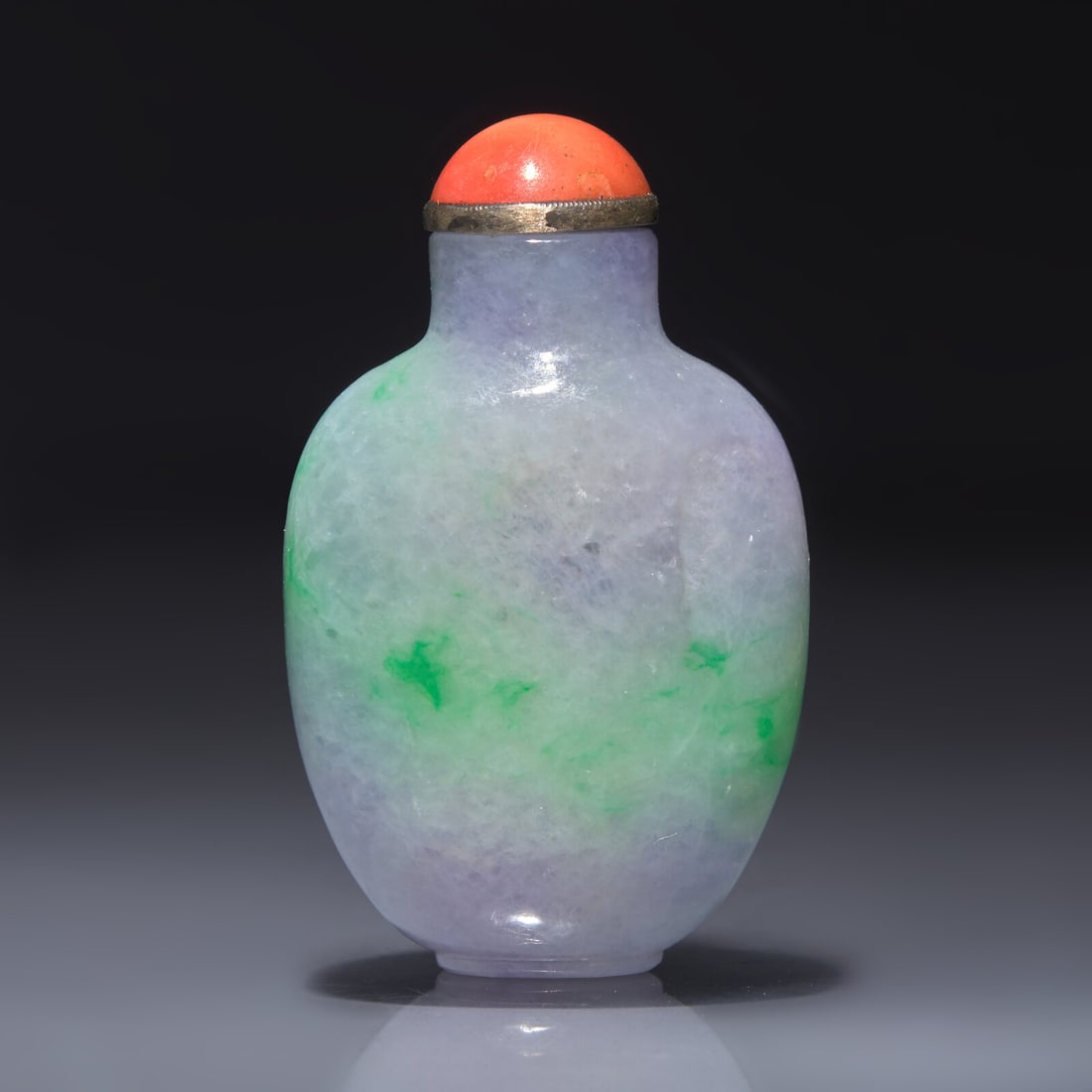 A Chinese Jadeite Snuff Bottle, Qing Dynasty, Late 19th Century (1 of 2)
