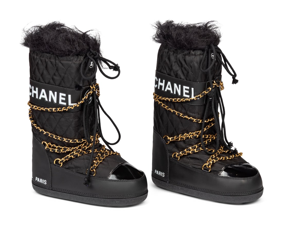 Chanel, Ski Boots, A/W 1993: Chanel, Ski Boots, A/W 1993 As seen on runway model Christy Turlington in the A/W 1993 ready-to-wear collection by Karl Lagerfeld for Chanel. Quilted black nylon snow boots with faux fur trim and lace