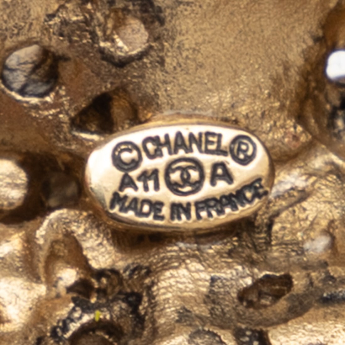Chanel, Ornate Gilt Cuff - 5