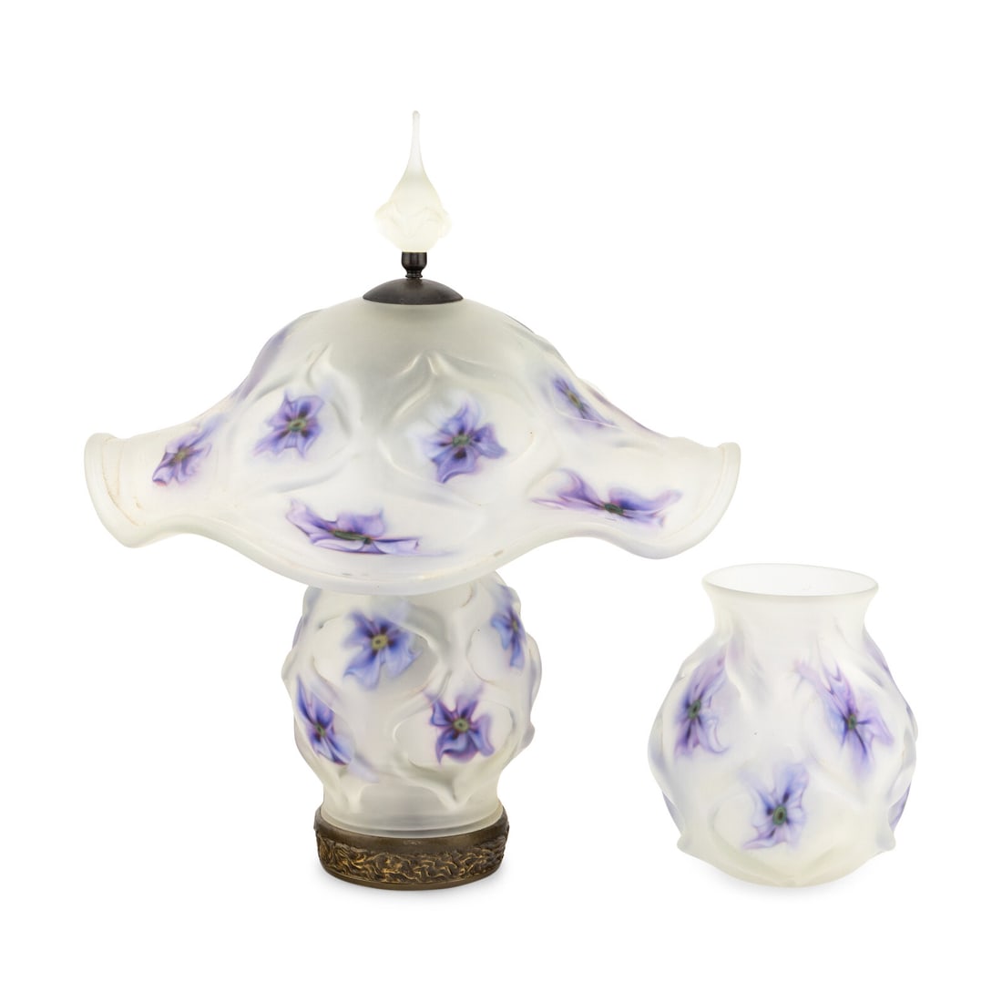 Charles Lotton (American, 1935-2021) Table Lamp and Vase, 2006: Charles Lotton (American, 1935-2021) Table Lamp and Vase, 2006 blown glass etched signature and date to the shade under heat cap 22 1/2 h x 19 1/2 dia inches | lamp Property from the Estate of Audrey 