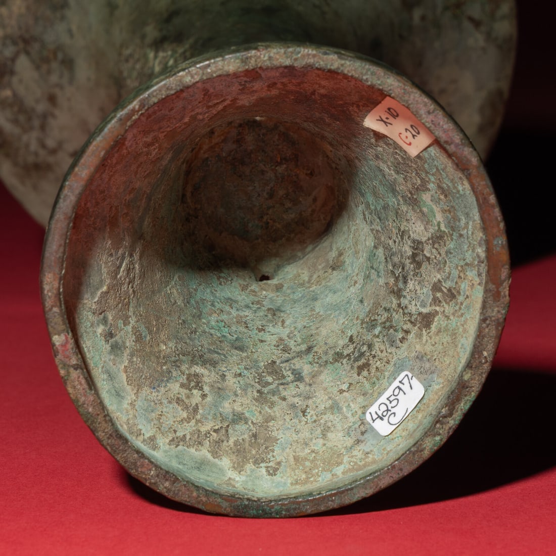A Chinese Archaic Bronze Gu Vessel, Shang Dynasty - 6