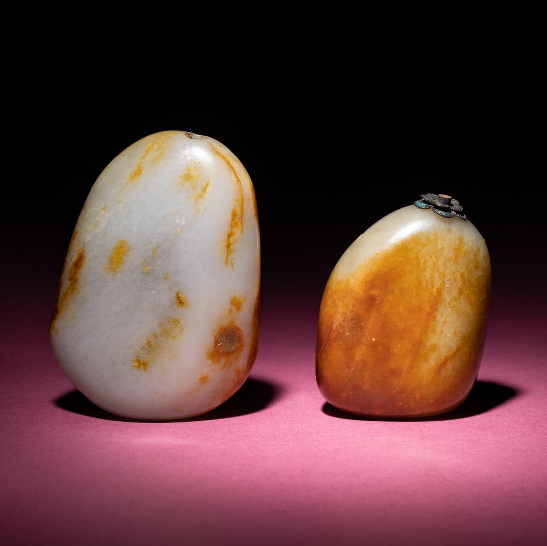 Two Chinese Greyish Celadon and Russet Jade Pebble Snuff Bottles, Qing Dynasty: Two Chinese Greyish Celadon and Russet Jade Pebble Snuff Bottles, Qing Dynasty 清 青白玉帶皮素面鼻烟壺兩支 Qing Dynasty (1