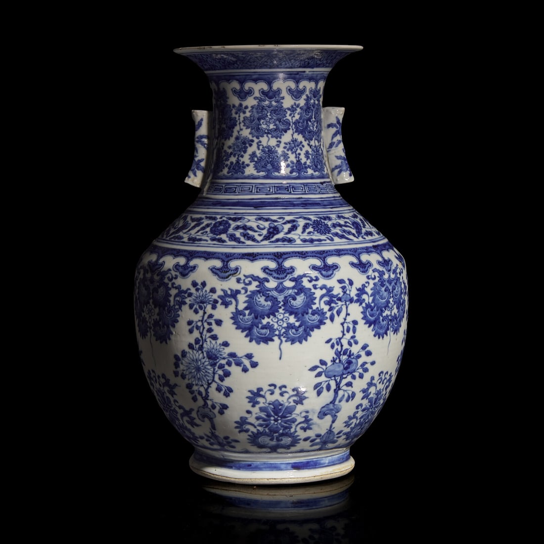 A Chinese Blue and White Ming Style Vase, Qianlong/Jiaqing Period (1 of 5)