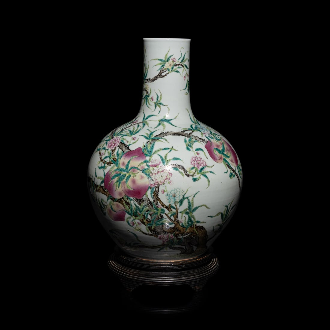 A Large Chinese Famille Rose Porcelain 'Nine Peaches' Tianqiuping Vase, Late Qing Dynasty: A Large Chinese Famille Rose Porcelain 'Nine Peaches' Tianqiuping Vase, Late Qing Dynasty 清晚期 粉彩九桃大天球瓶 Late Qing Dynasty Th