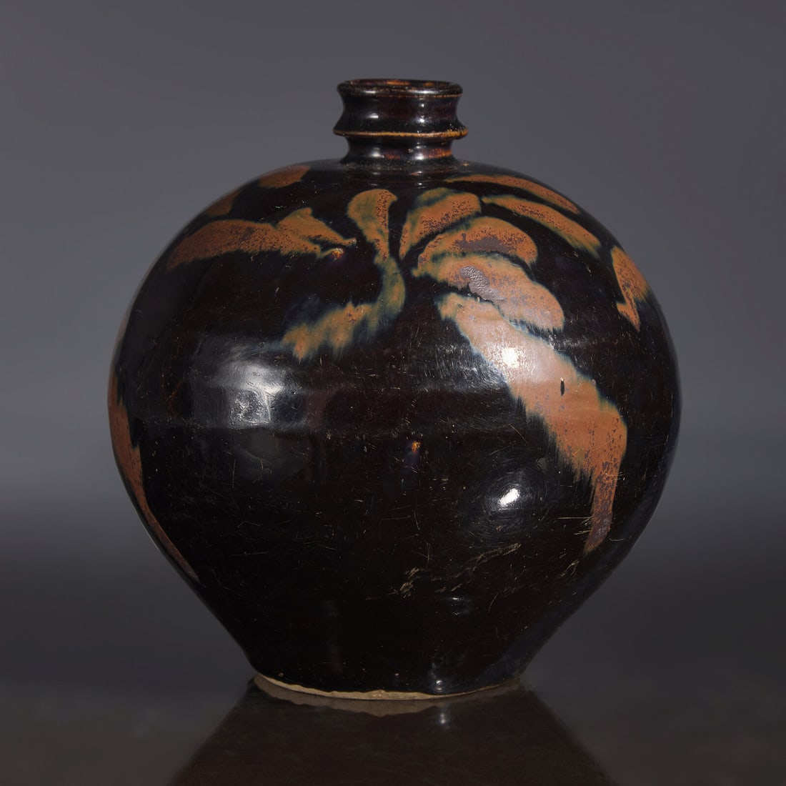 A Chinese Cizhou Black Glazed Globular Jar, Jin/Yuan Dynasty (1 of 4)