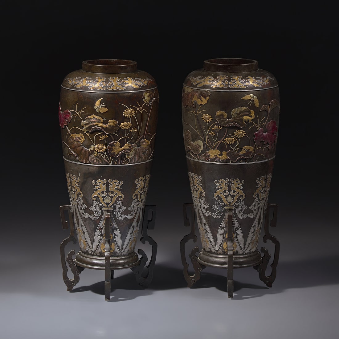 A Pair of Japanese Kaga Style Mixed Metal-Inlaid and Patinated Bronze Vases, Attributed to Suzuki: A Pair of Japanese Kaga Style Mixed Metal-Inlaid and Patinated Bronze Vases, Attributed to Suzuki Chokichi, Meiji Period 日本明治時期 或爲鈴੐