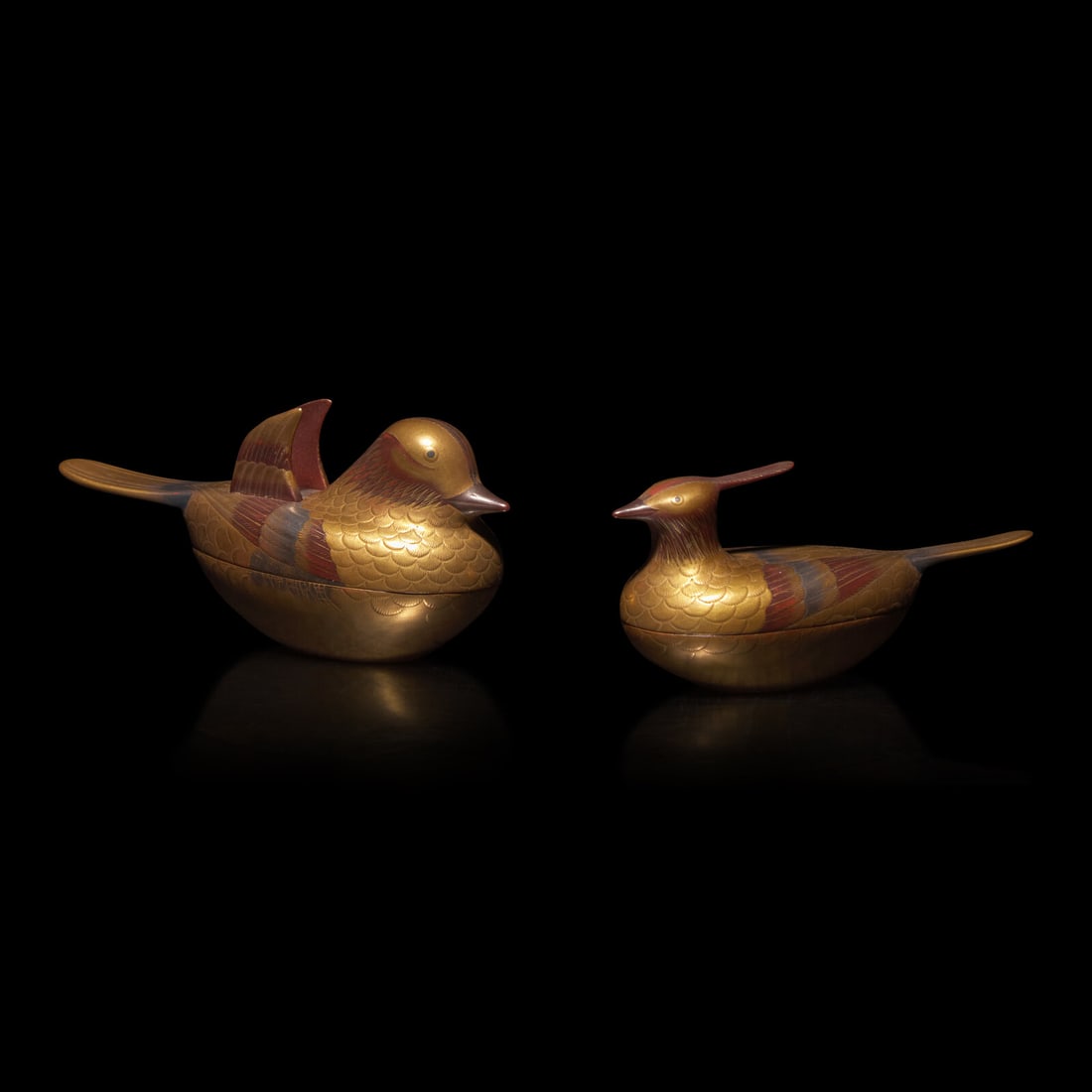 A Pair of Japanese Gold Lacquer Mandarin Duck-Form Covered Boxes, Oshidori, 18th-19th Century: A Pair of Japanese Gold Lacquer Mandarin Duck-Form Covered Boxes, Oshidori, 18th-19th Century 日本江戶-明治時期 金漆彩繪鴛