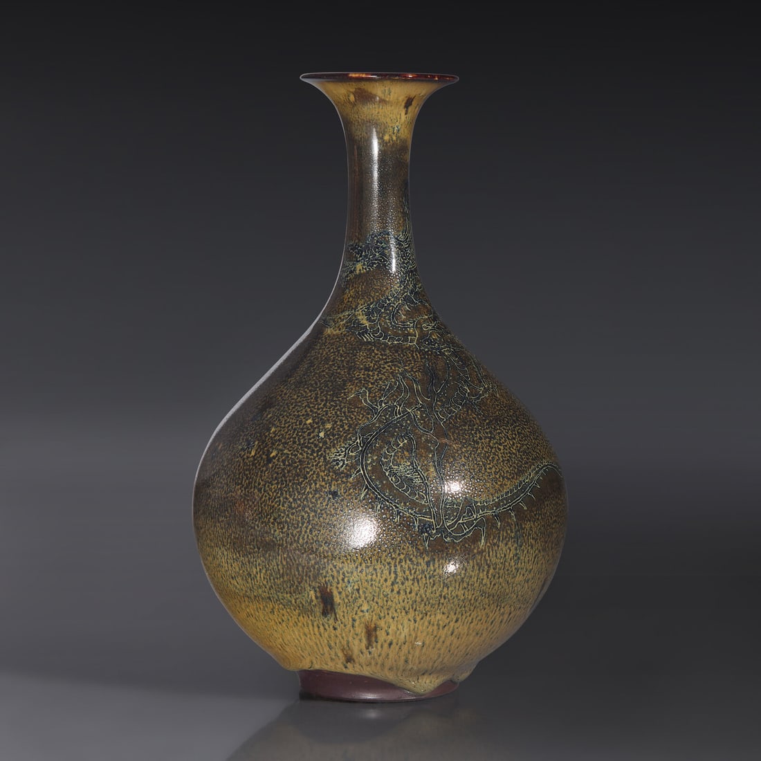 A Japanese 'Dragon' Vase, Makuzu Kozan, Meiji Period: A Japanese 'Dragon' Vase, Makuzu Kozan, Meiji Period 日本明治時期 宮川香山製龍紋賞瓶 Meiji Period (1868-1912) 